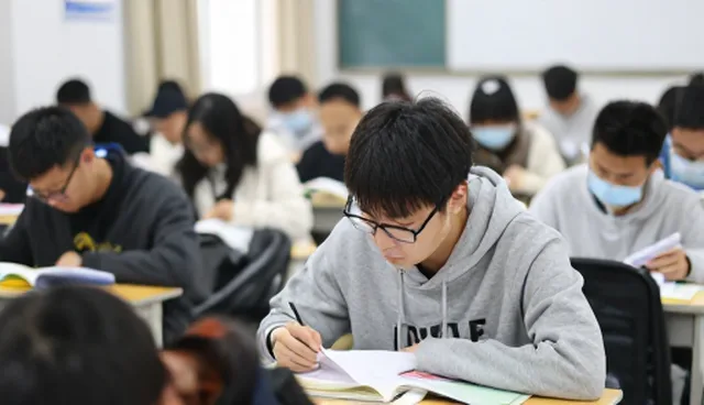 学习支持:考试辅导产品的持续优化策略